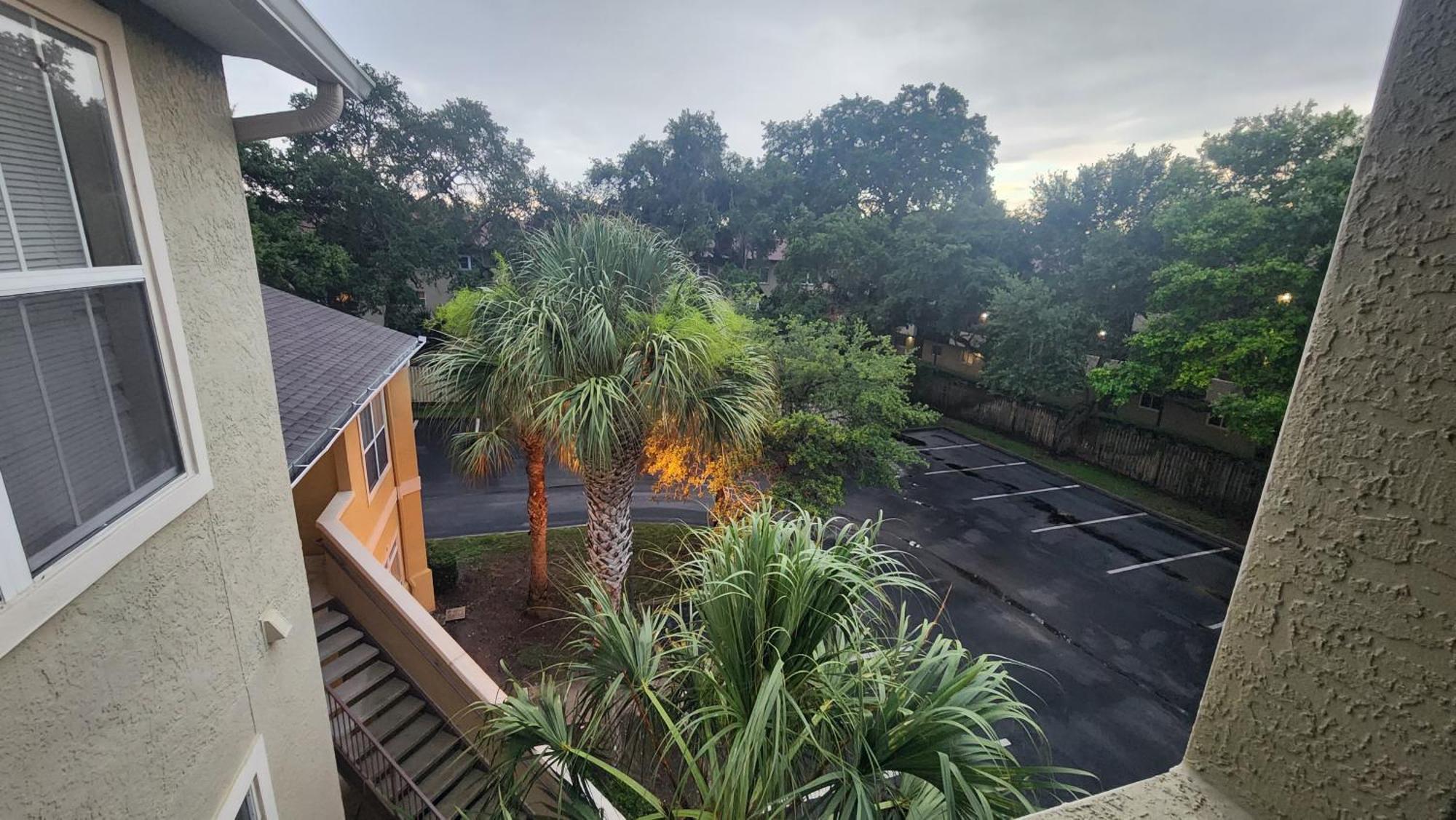 Dream Vacation Lovely Minutes From King Bed Heated Pool Gym Apartment *