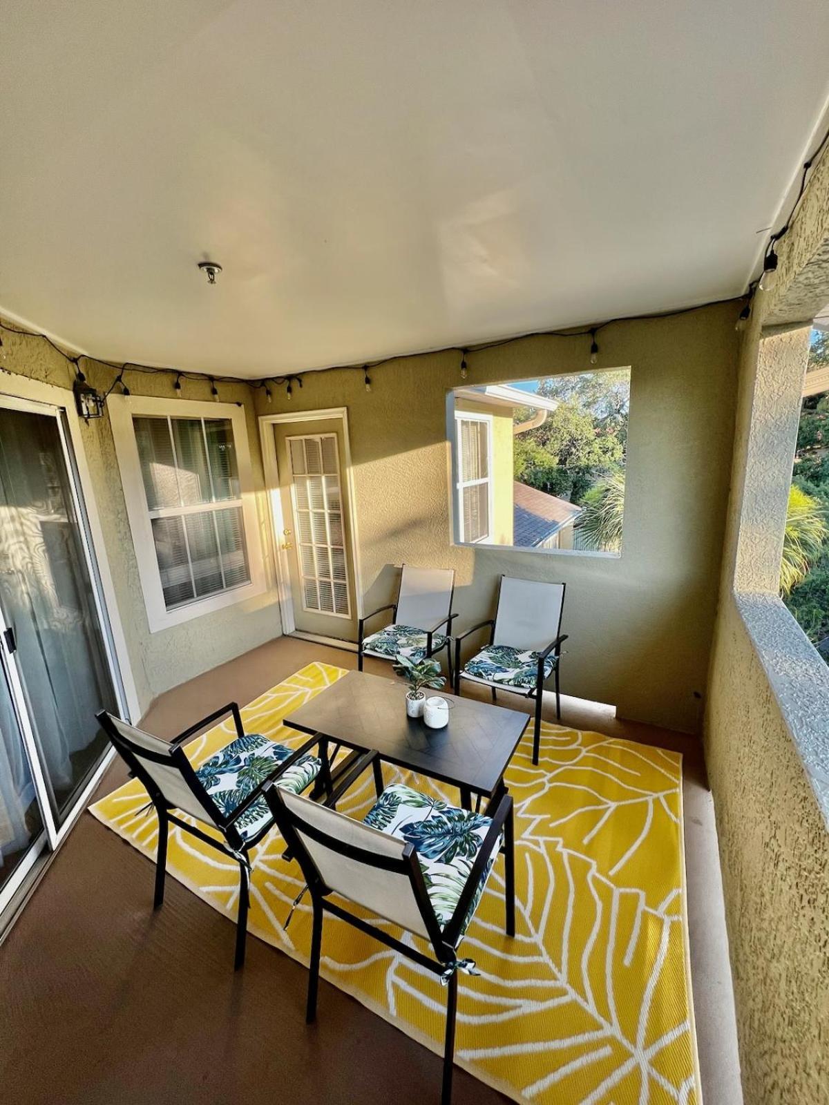 Dream Vacation Lovely Minutes From King Bed Heated Pool Gym * Clearwater