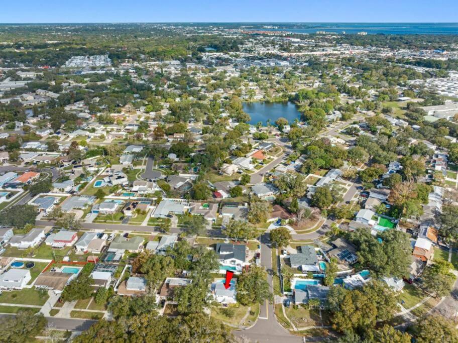 Cottage, Minutes From The Beach! Clearwater