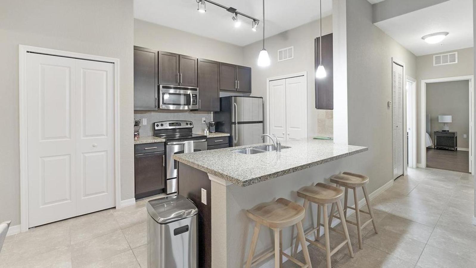 Landing - Modern With Amazing Amenities
