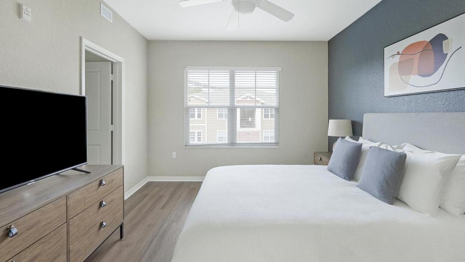 Apartment Landing - Modern With Amazing Amenities Clearwater