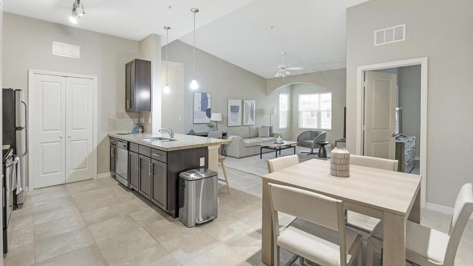 Apartment Landing - Modern With Amazing Amenities *