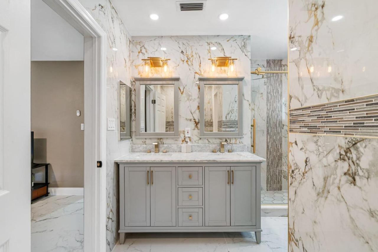 Escape To Pool Luxury W 4-bedroom