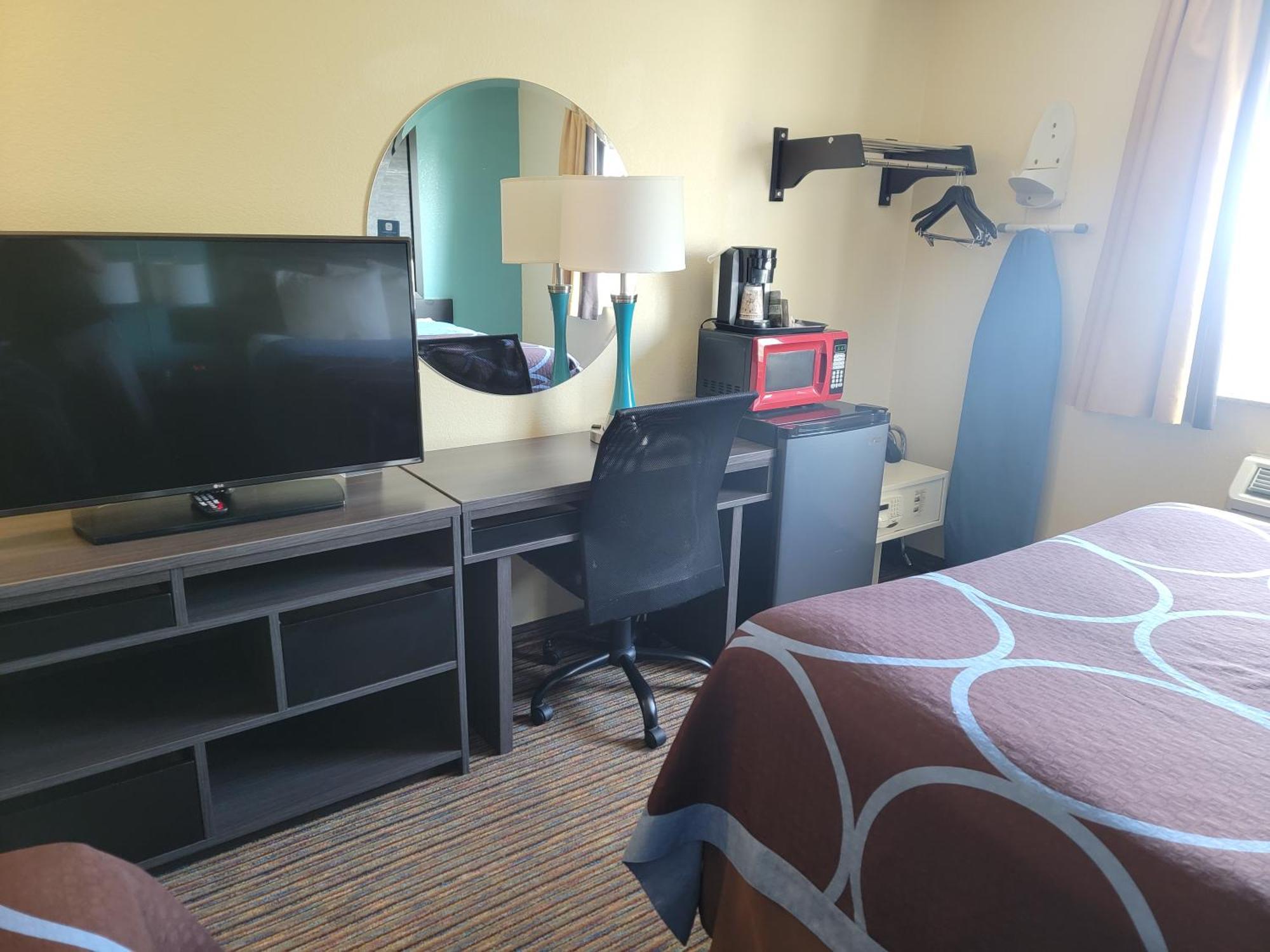 Super 8 By Wyndham Clearwater/st. Petersburg Airport Hotel 3*