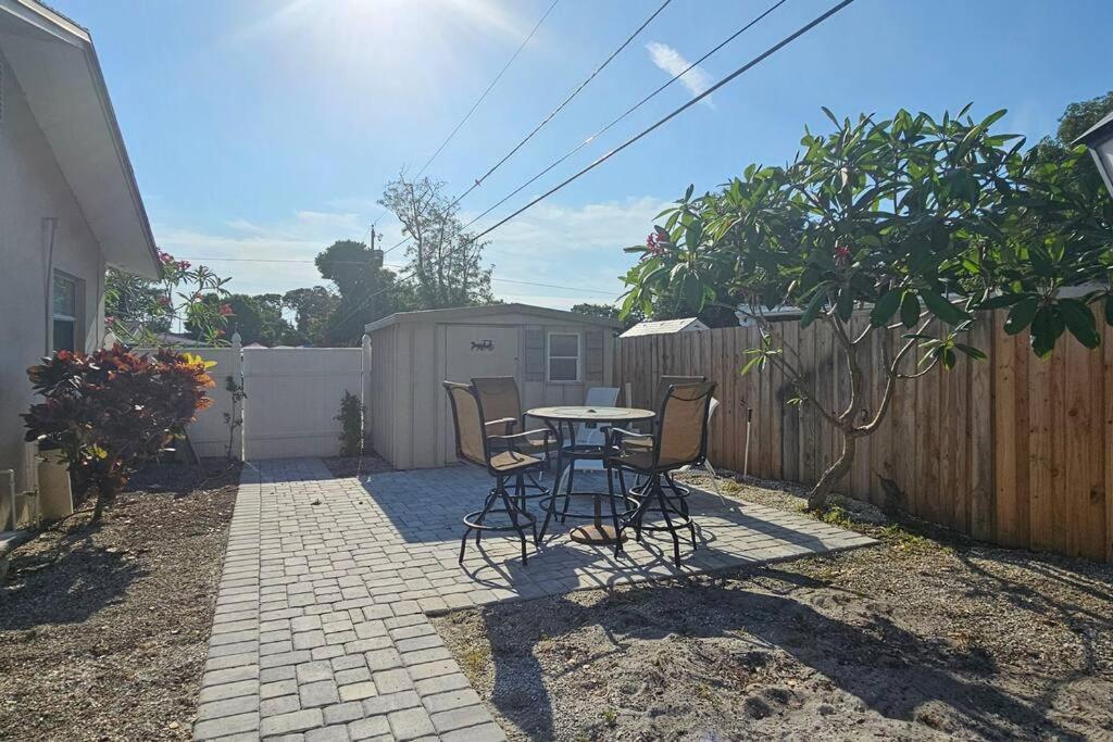 Cozy House Near The #1 Beaches In Fl! Apartment