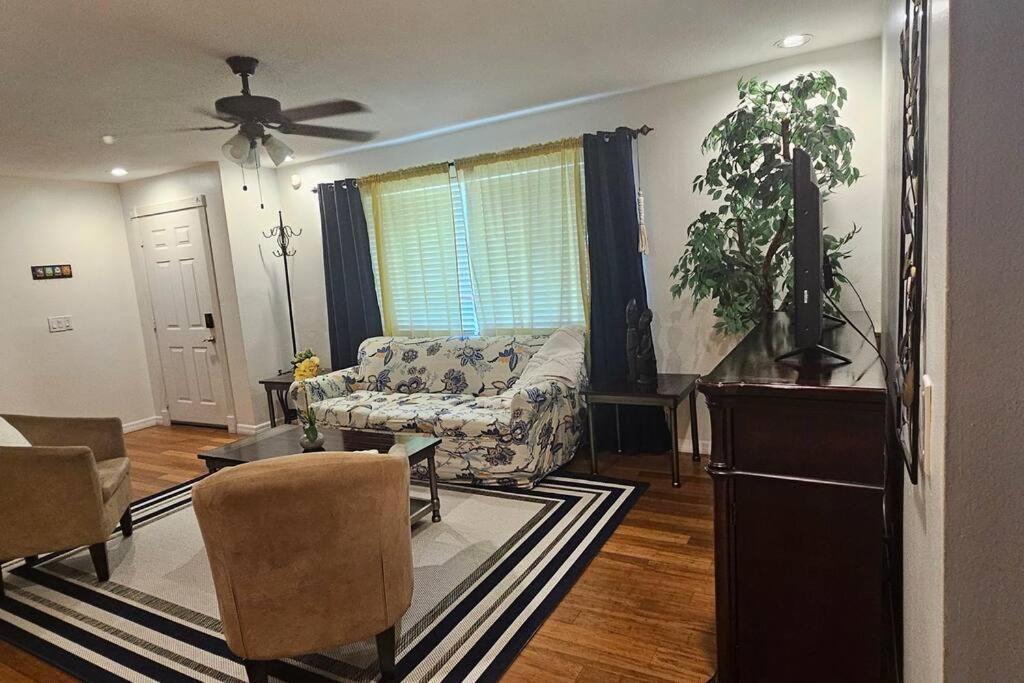 Apartment Cozy House Near The #1 Beaches In Fl! *