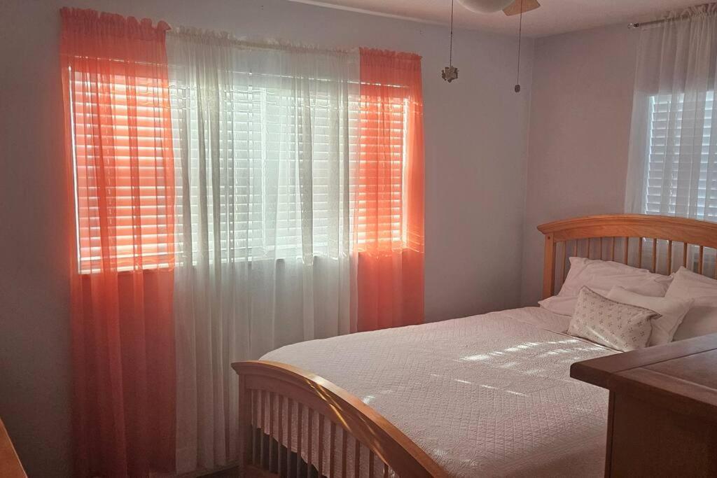 Apartment Cozy House Near The #1 Beaches In Fl!