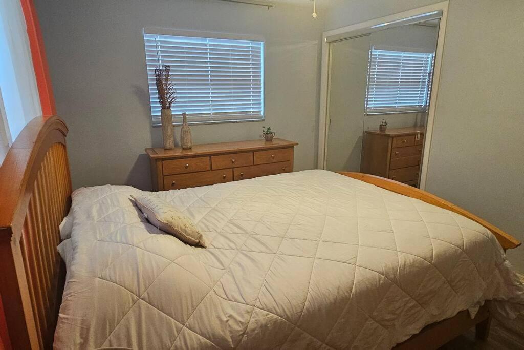 Cozy House Near The #1 Beaches In Fl! *
