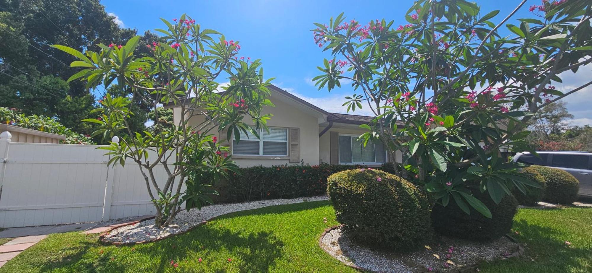 Apartment Cozy House Near The #1 Beaches In Fl! *