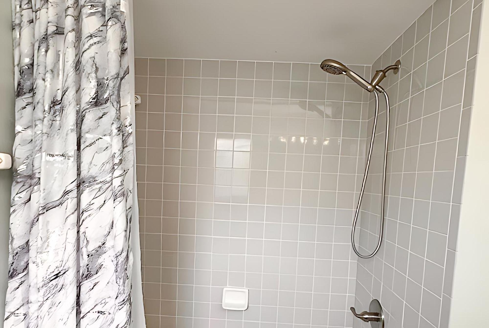 Simple House 5 Beds 4 Baths Near Beach Clearwater