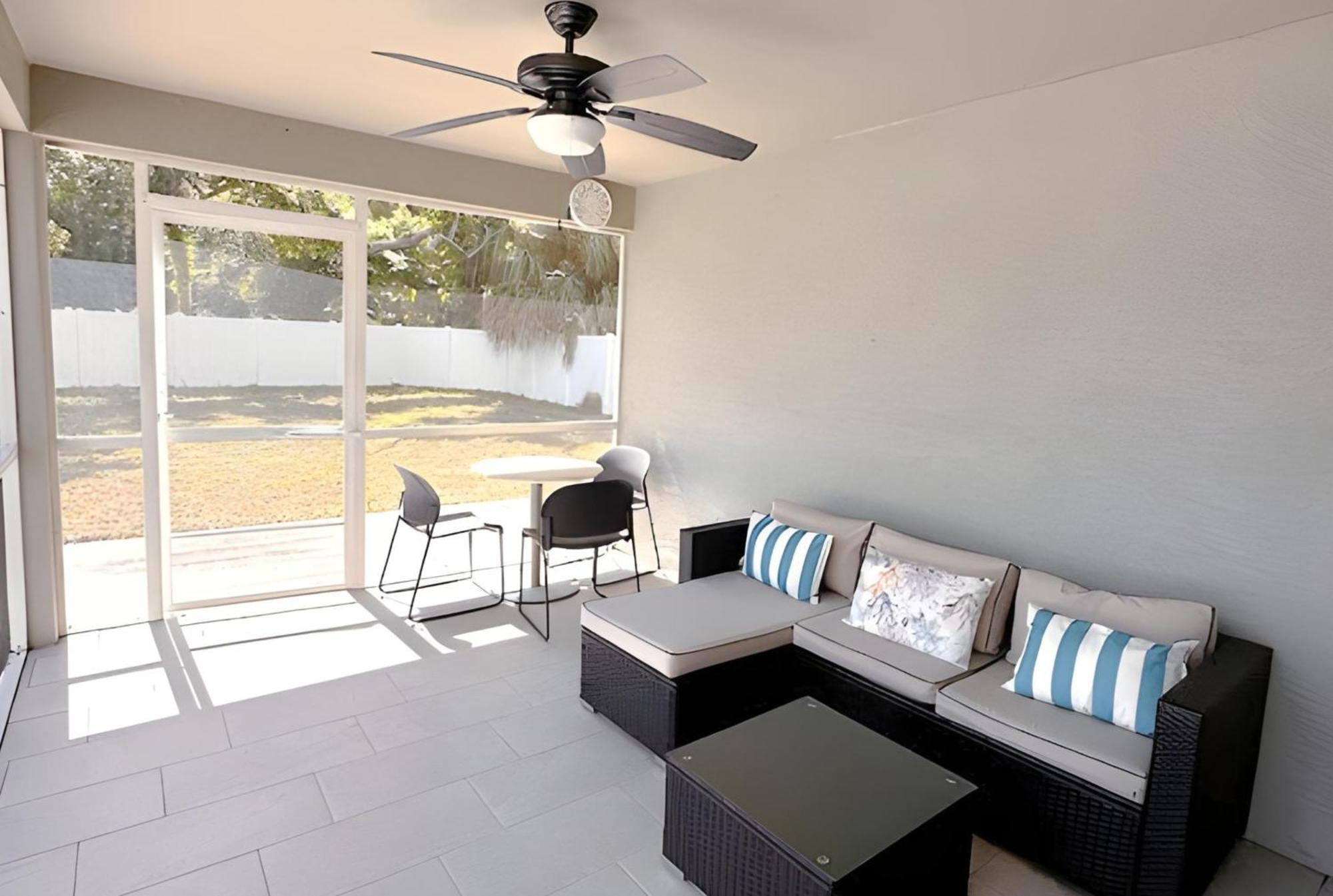 Simple House 5 Beds 4 Baths Near Beach Holiday home Clearwater