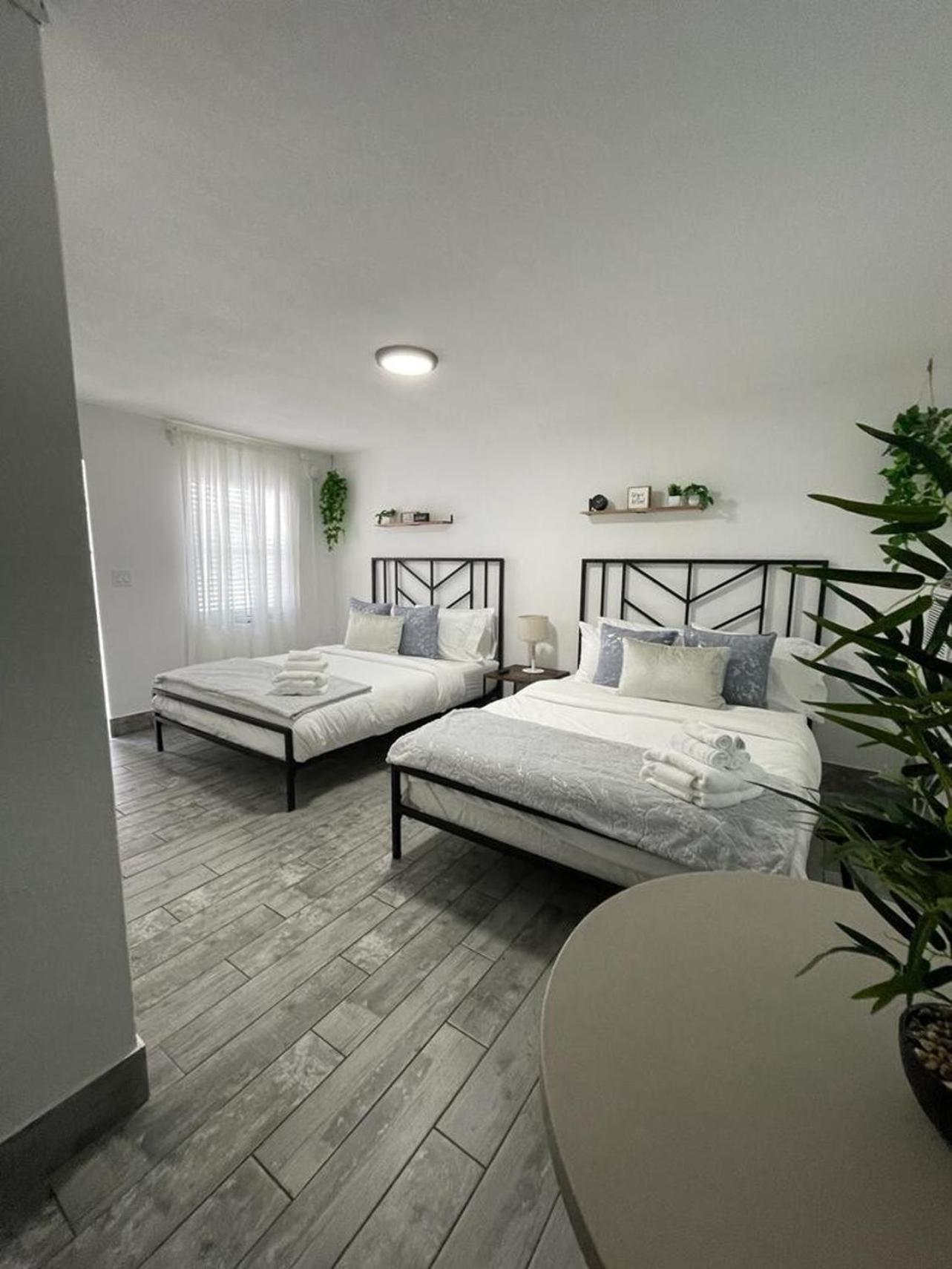 Holiday home 2q Beds With Shared Pool 01 *