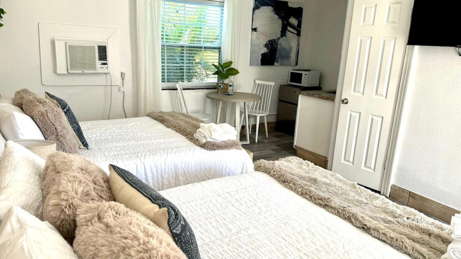 Apartment 2q Beds With Shared Pool 03 *