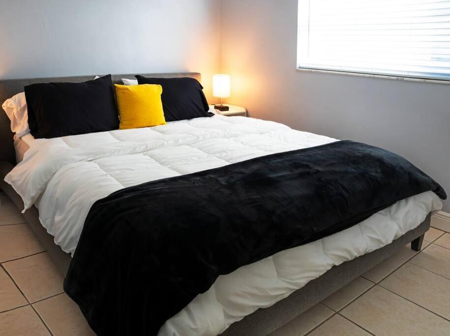 2 Spacious Units Near * Clearwater