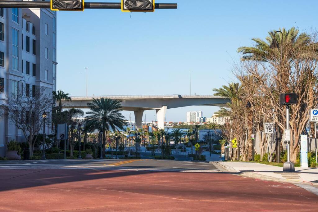Apartment Minutes Away From Clearwater