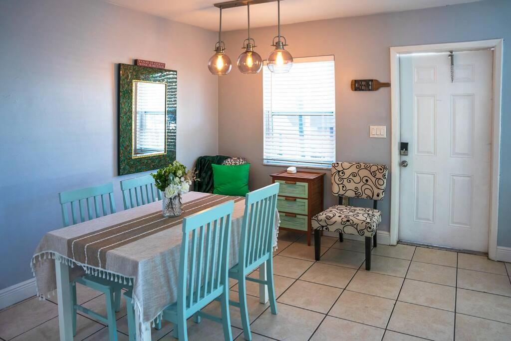 Apartment Minutes Away From