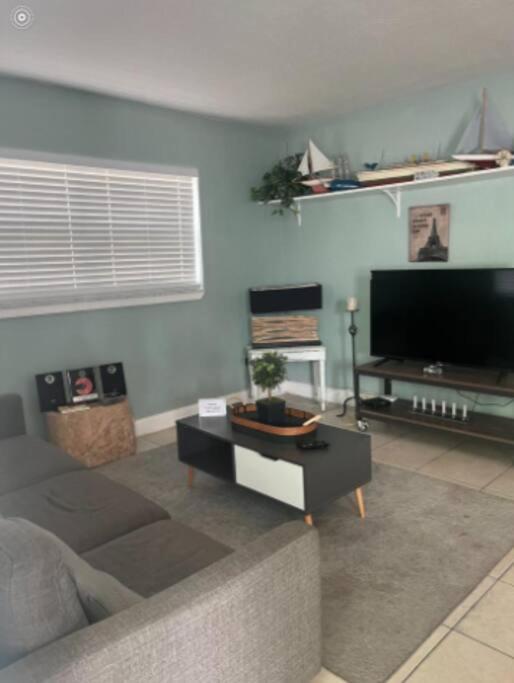Apartment Minutes Away From Clearwater