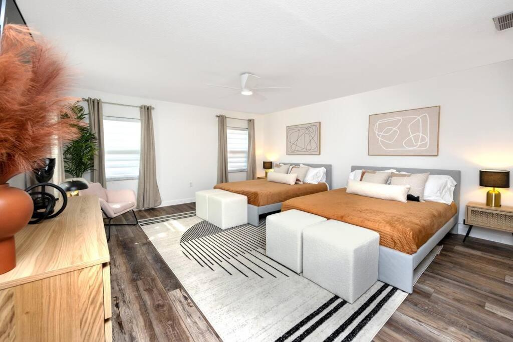 New! Cabana - Incredible With Private Heated Pool Holiday home