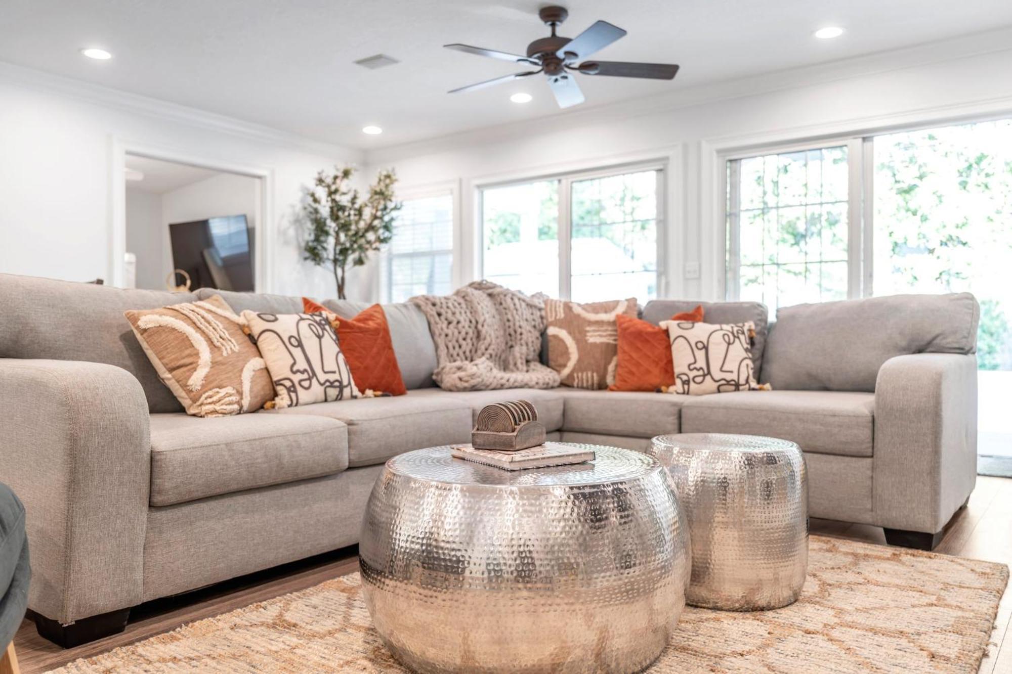 Heated Pool, Stylish - Grand Cypress Retreat Holiday home