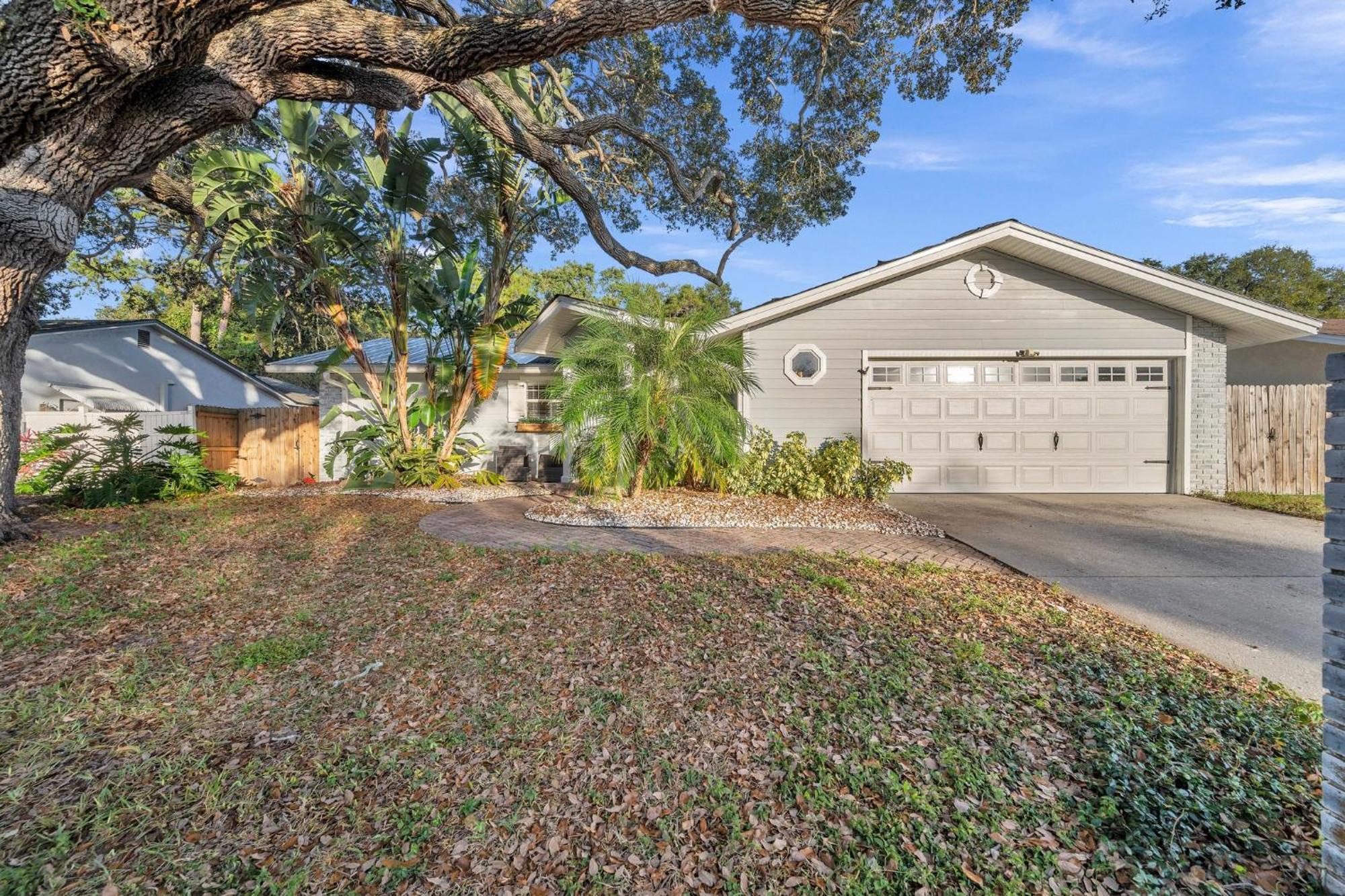 Heated Pool, Stylish - Grand Cypress Retreat Holiday home Clearwater