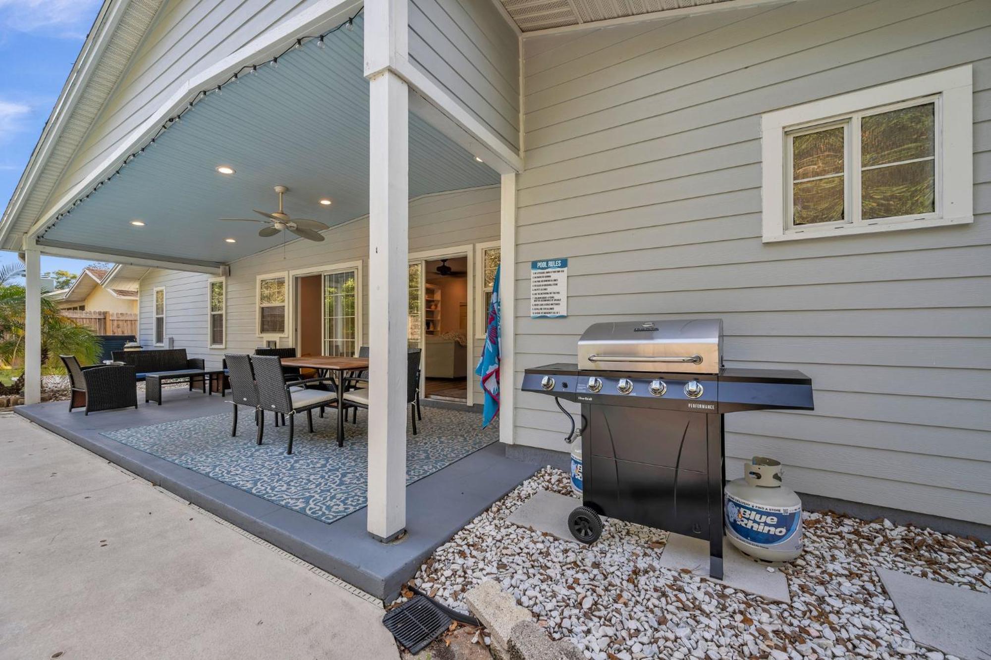 Heated Pool, Stylish - Grand Cypress Retreat Holiday home