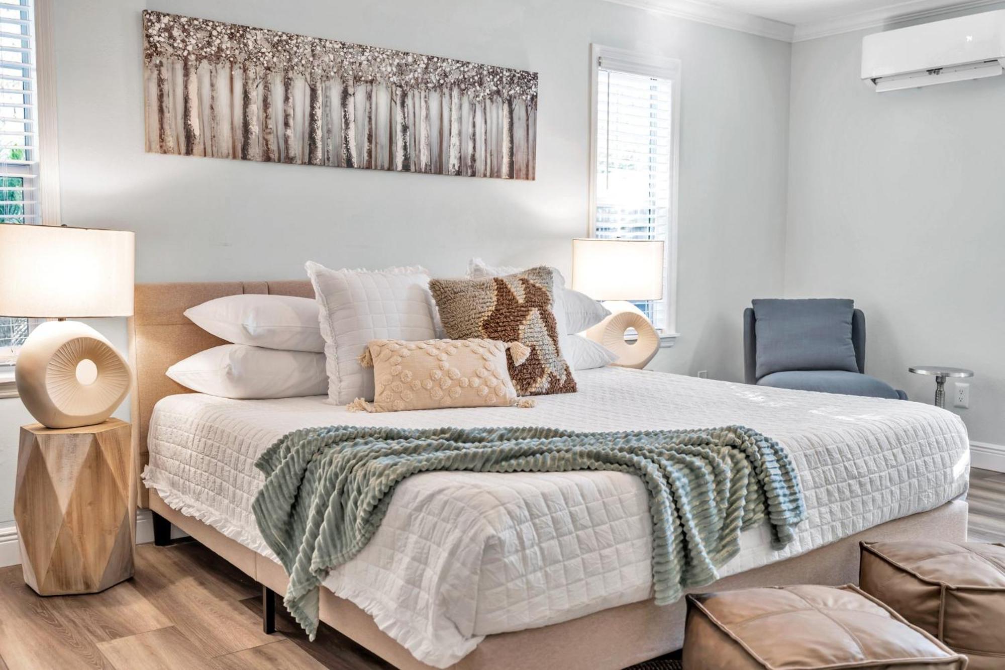 Heated Pool, Stylish - Grand Cypress Retreat Holiday home *