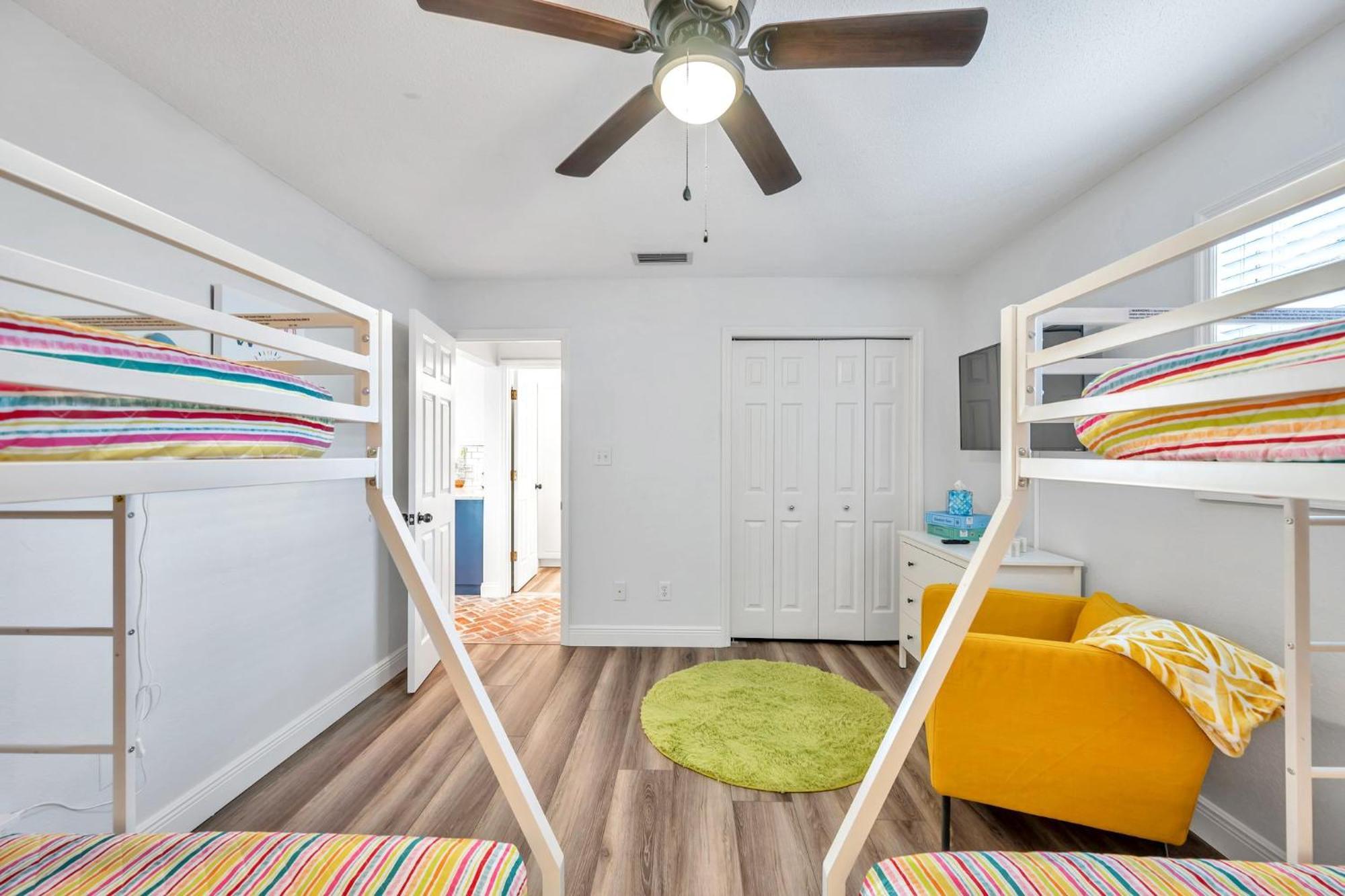Holiday home Heated Pool, Stylish - Grand Cypress Retreat *