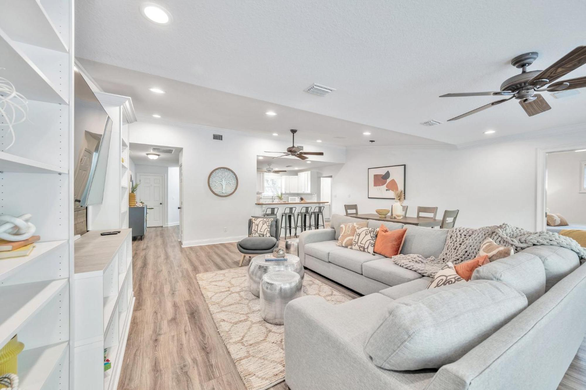 Holiday home Heated Pool, Stylish - Grand Cypress Retreat *