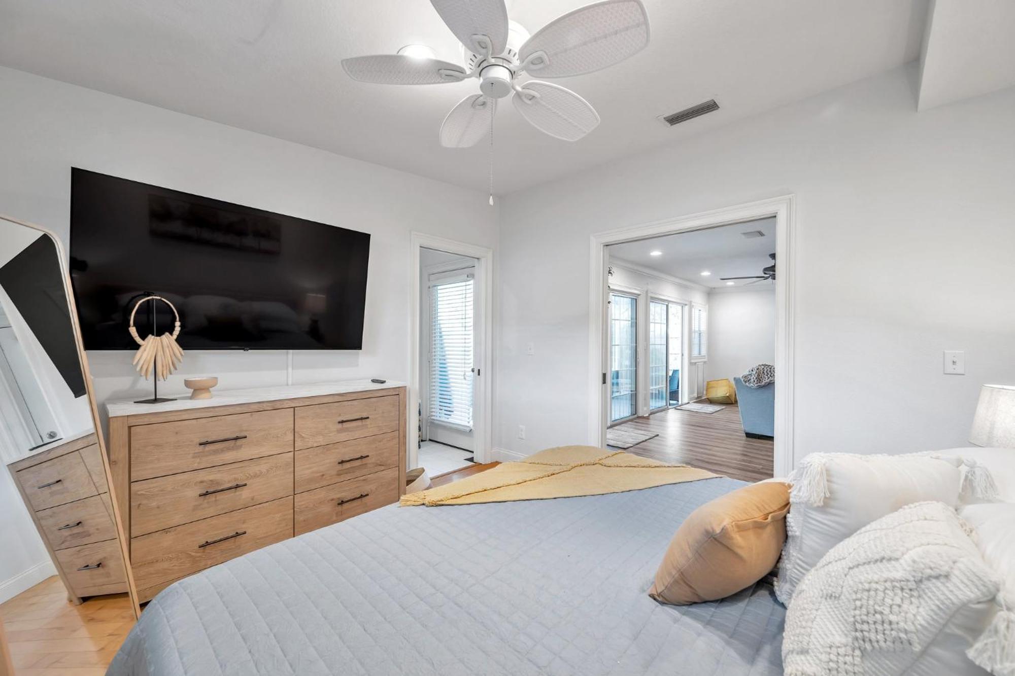 Heated Pool, Stylish - Grand Cypress Retreat Clearwater