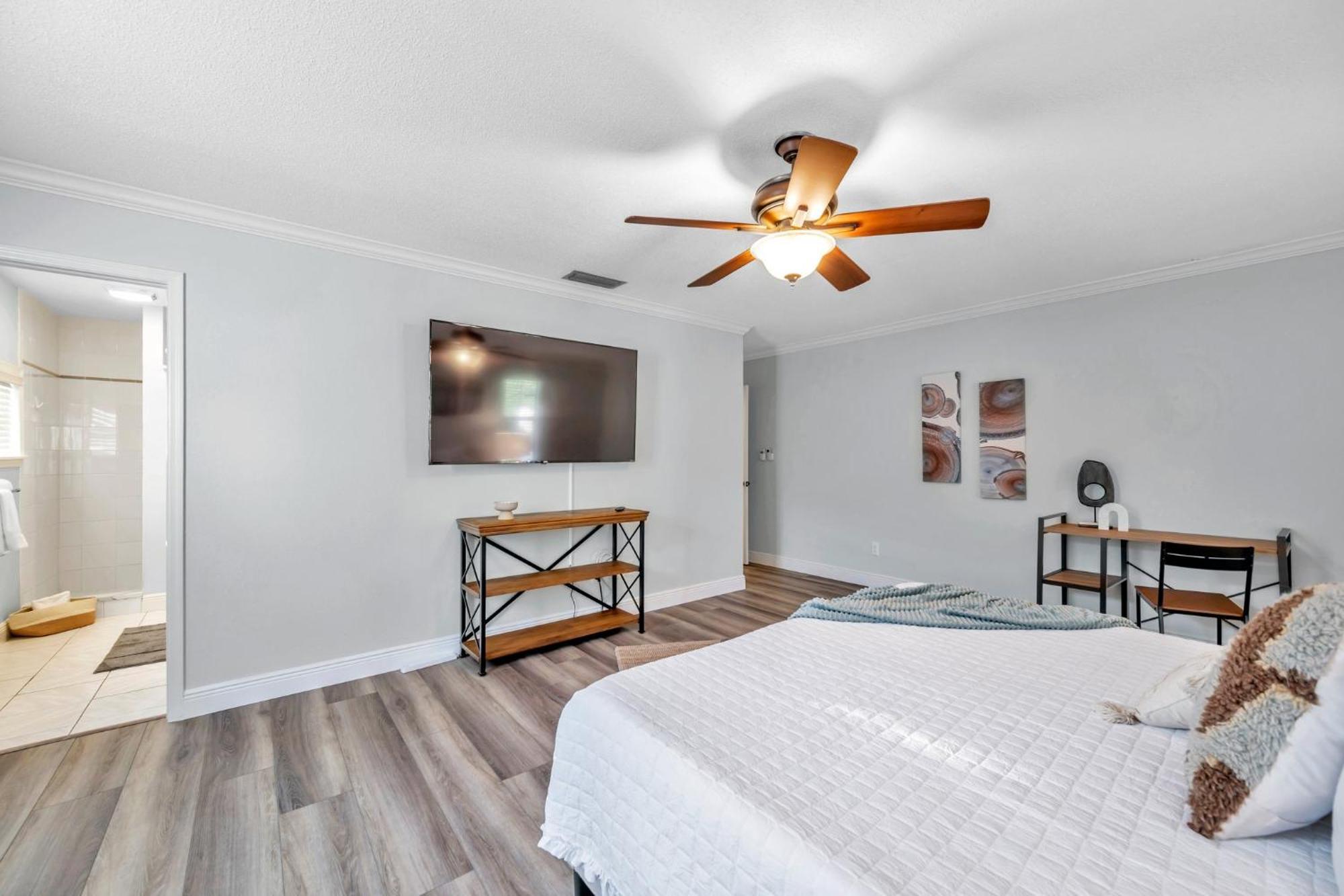 Heated Pool, Stylish - Grand Cypress Retreat * Clearwater
