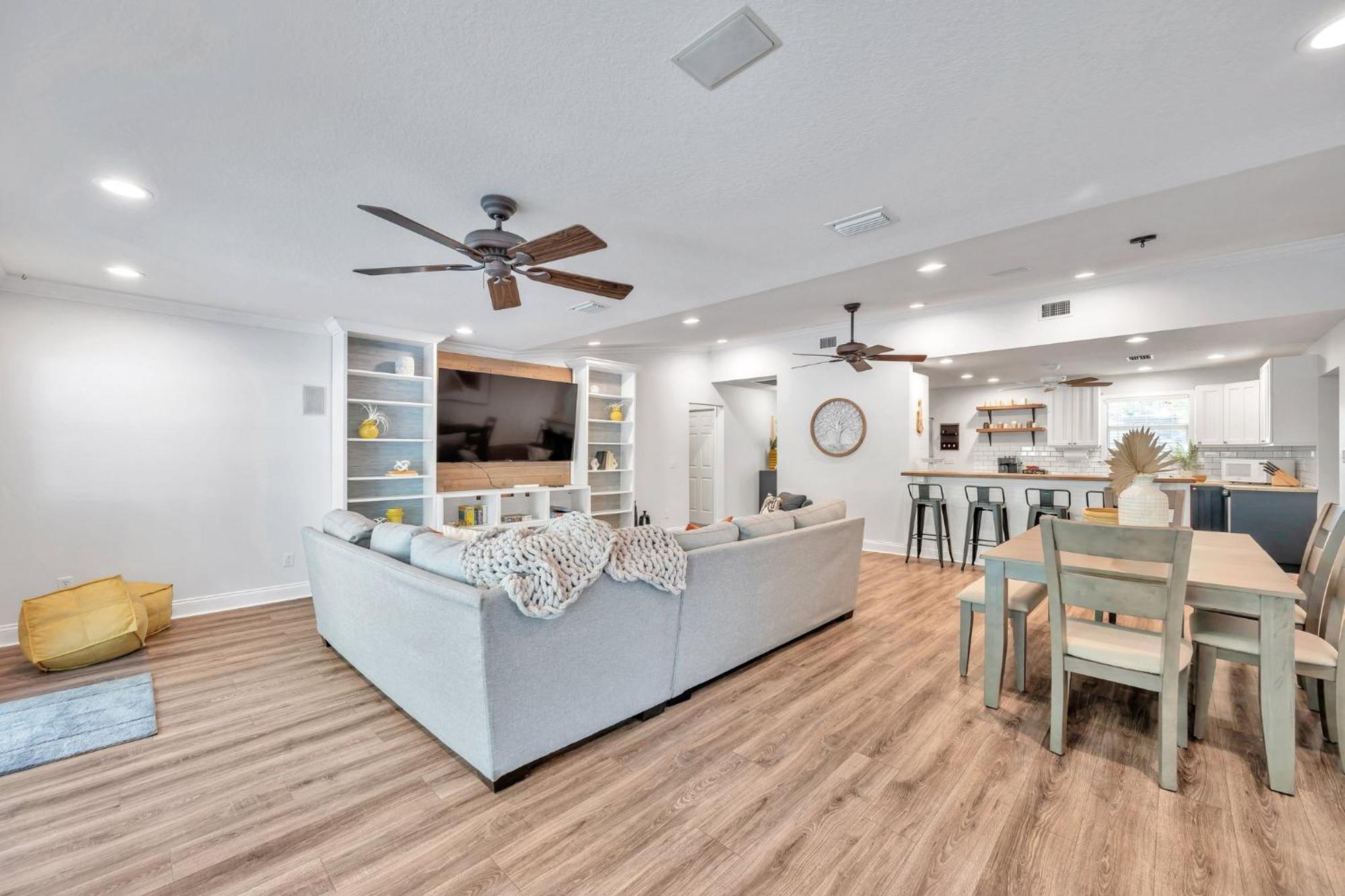 Heated Pool, Stylish - Grand Cypress Retreat Clearwater
