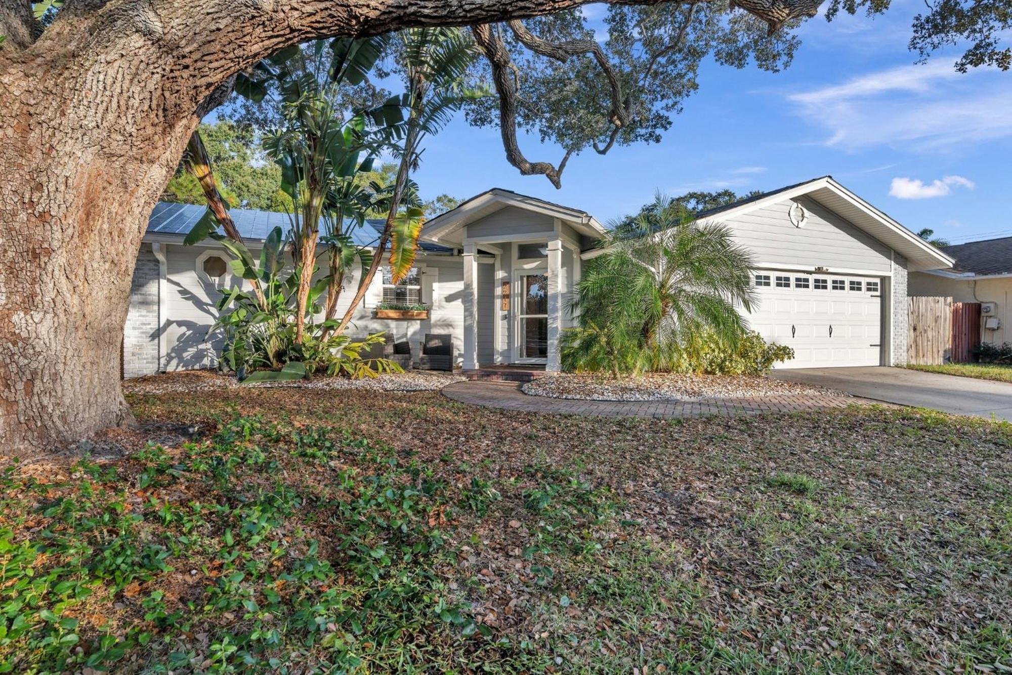 Heated Pool, Stylish - Grand Cypress Retreat * Clearwater