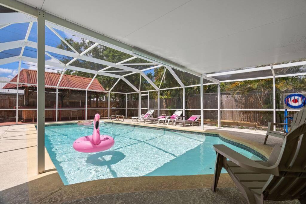 Heated Pool-king Bed-pets Ok Holiday home *