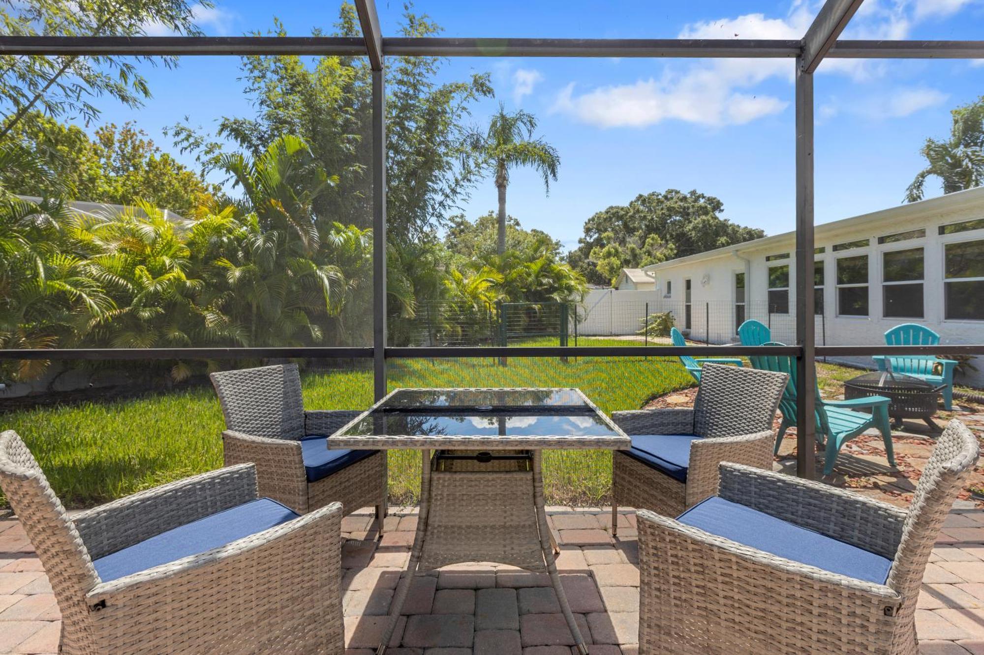 Relaxing Coastal Comfort - Heated Pool * Clearwater