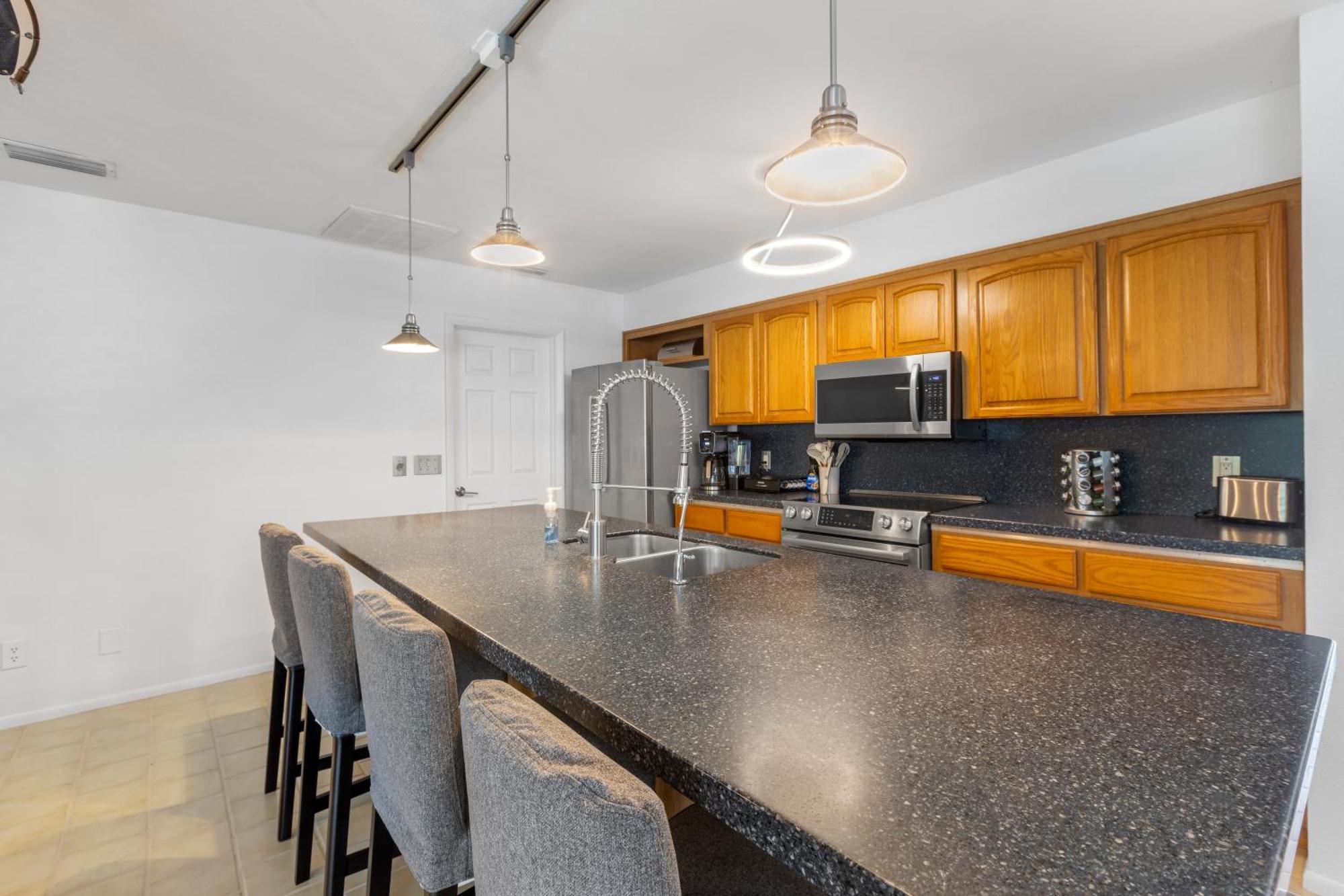 Relaxing Coastal Comfort - Heated Pool * Clearwater