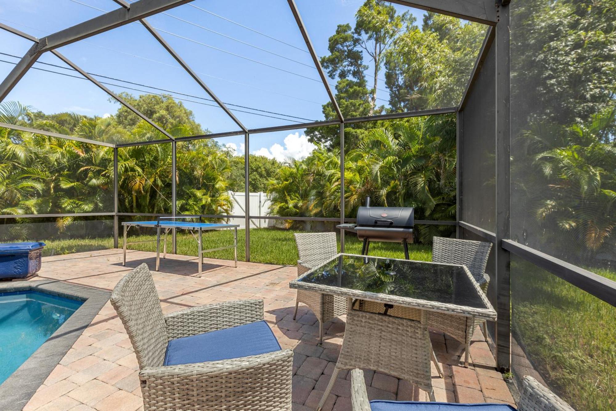 Relaxing Coastal Comfort - Heated Pool Holiday home *