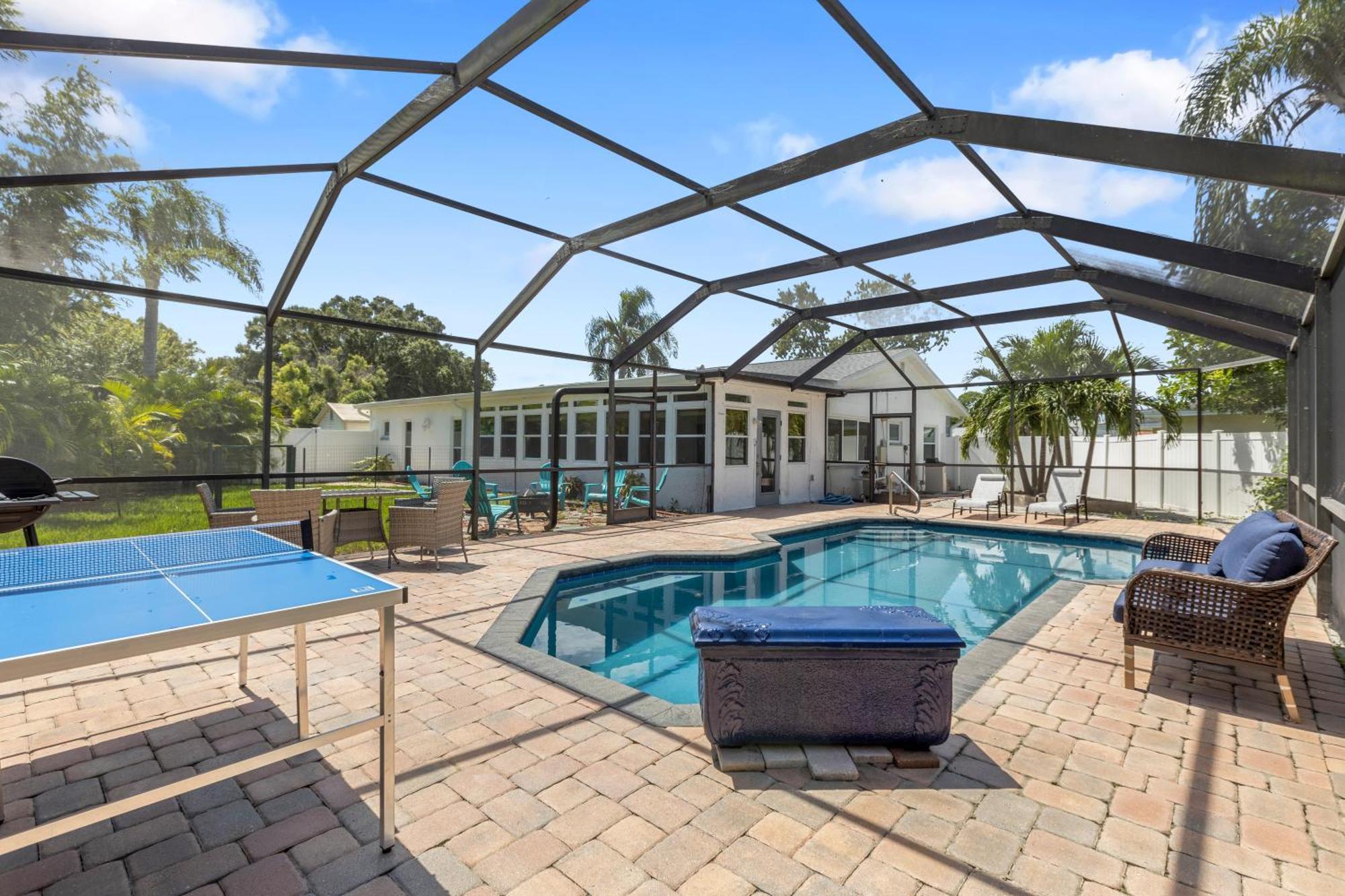 Relaxing Coastal Comfort - Heated Pool Holiday home Clearwater