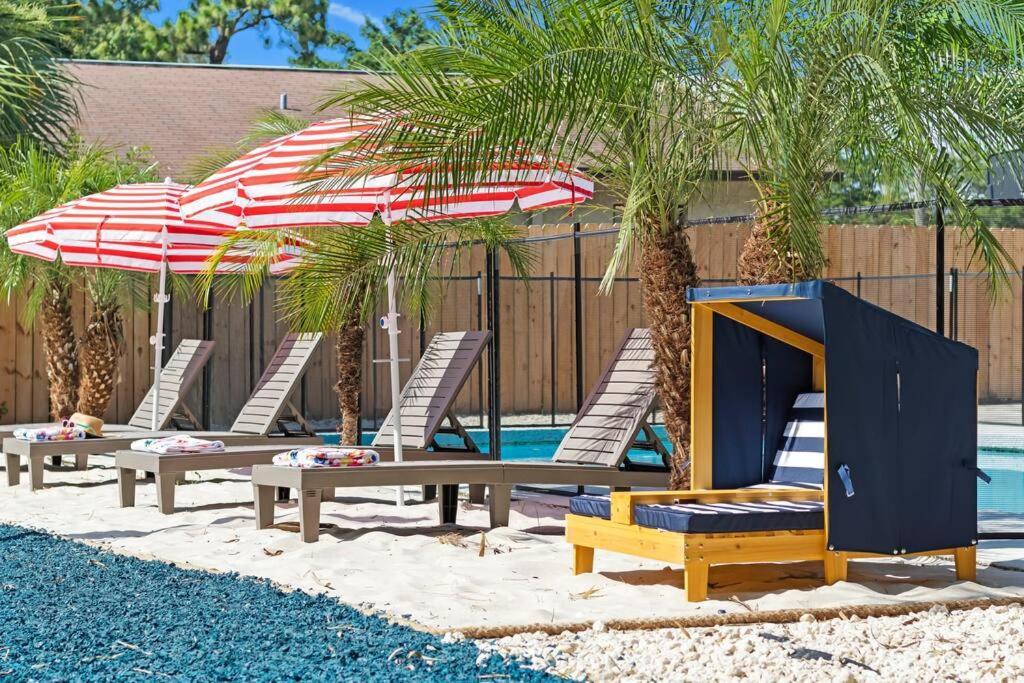 Urban Escape Artificial W Volleyball Pit Apartment *