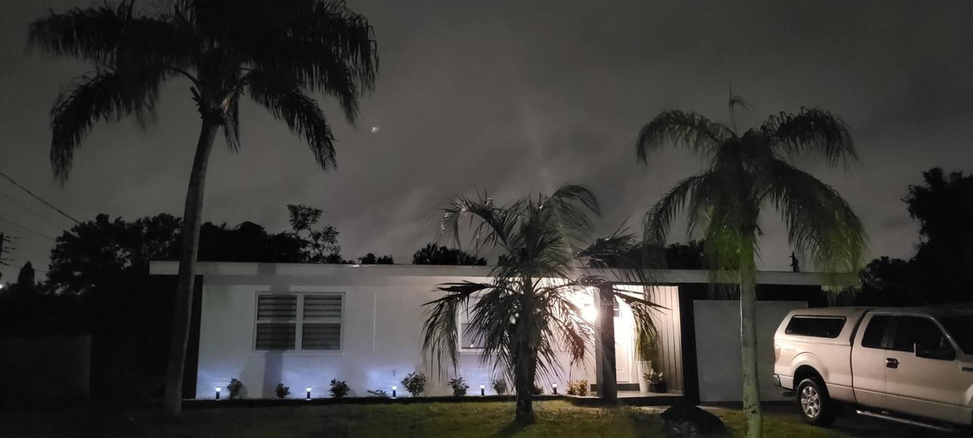 Villa Beautiful Modern House *