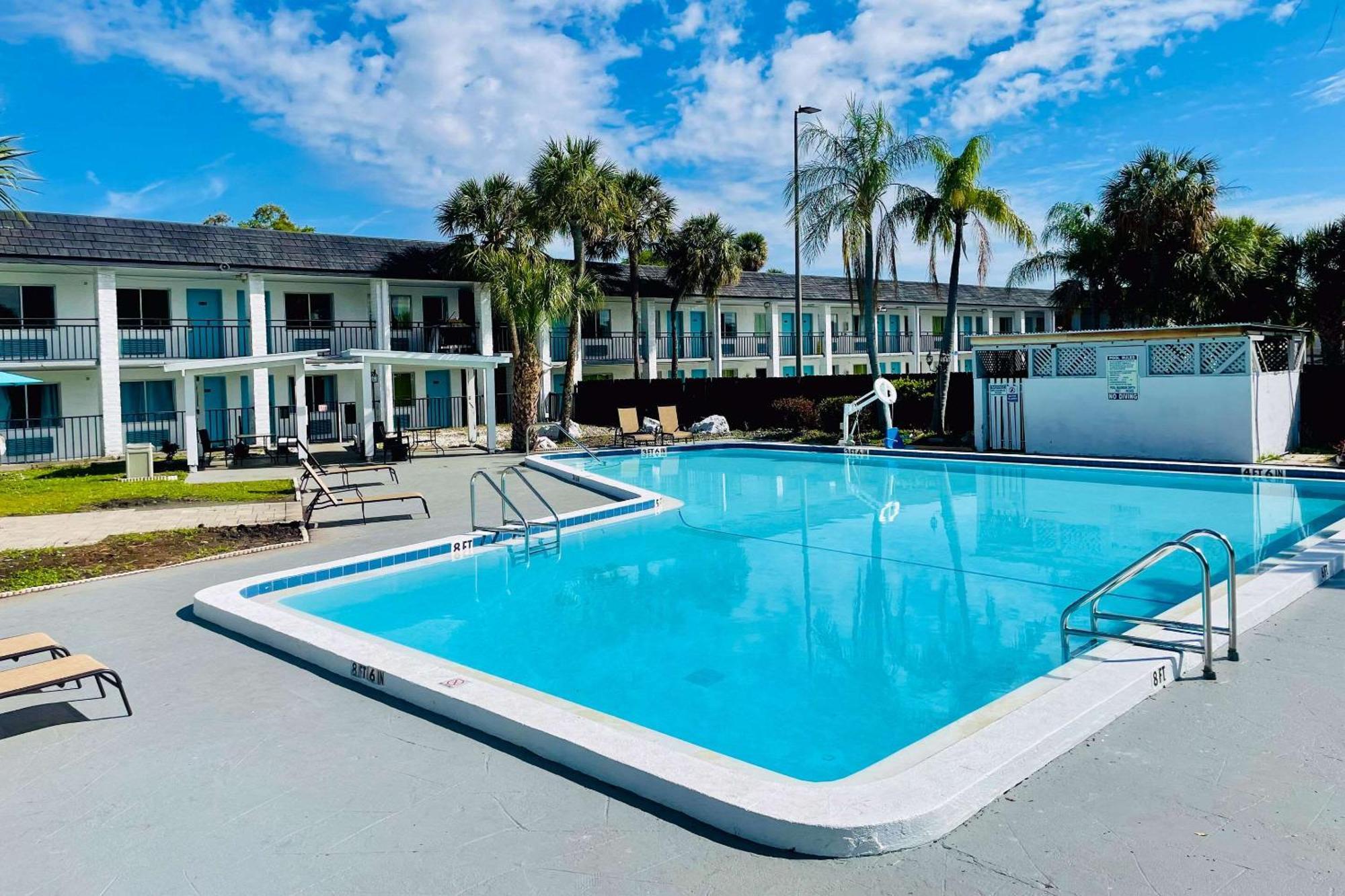 Inn Rodeway - Clearwater