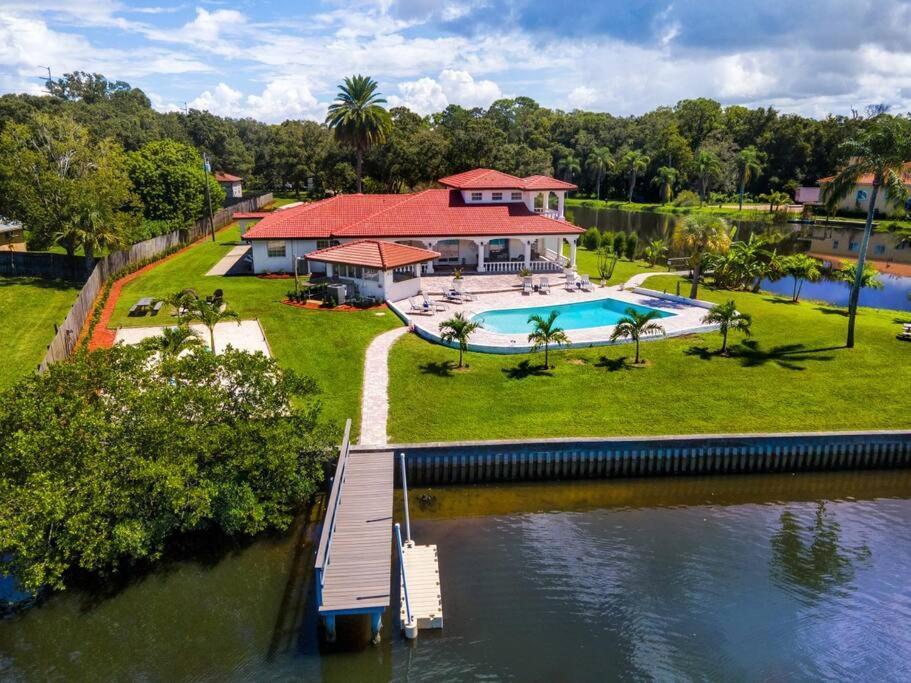 The Belleair Estate - Incredible Waterfront With Heated Pool Villa *