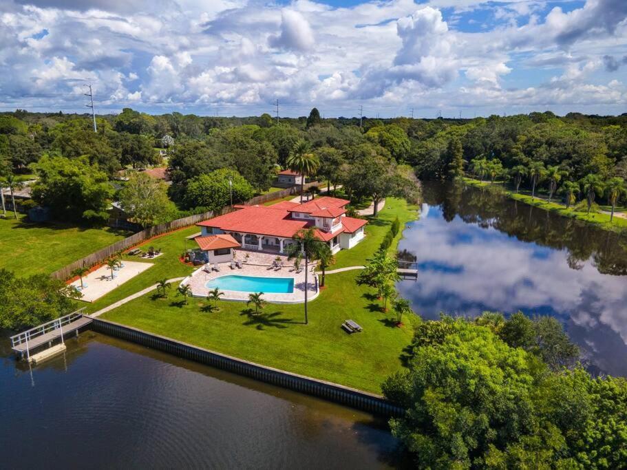The Belleair Estate - Incredible Waterfront With Heated Pool