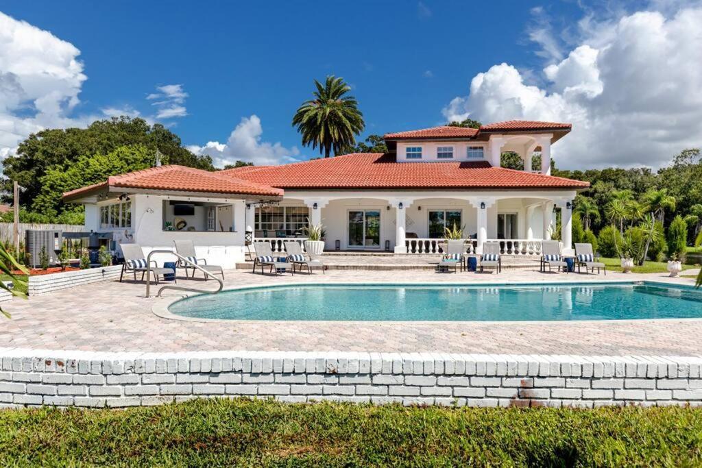 The Belleair Estate - Incredible Waterfront With Heated Pool Villa