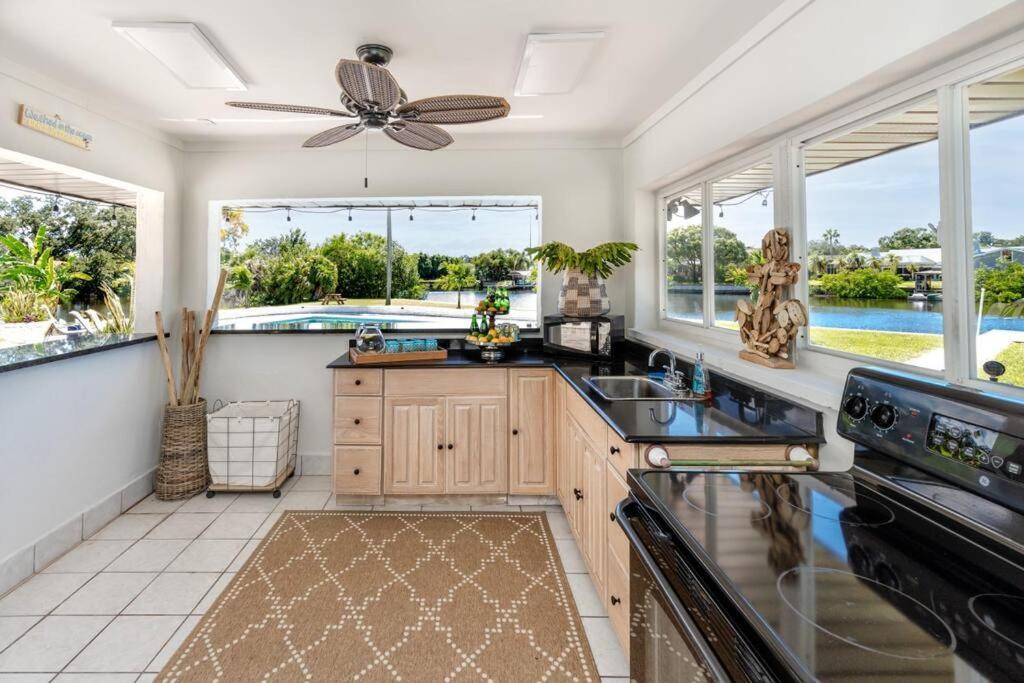 The Belleair Estate - Incredible Waterfront With Heated Pool * Clearwater
