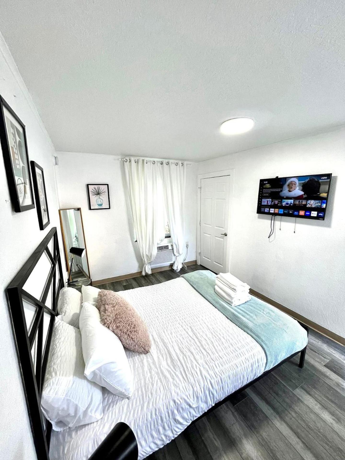 Apartment 1q Bed With Shared Pool 11 Handicap Access *