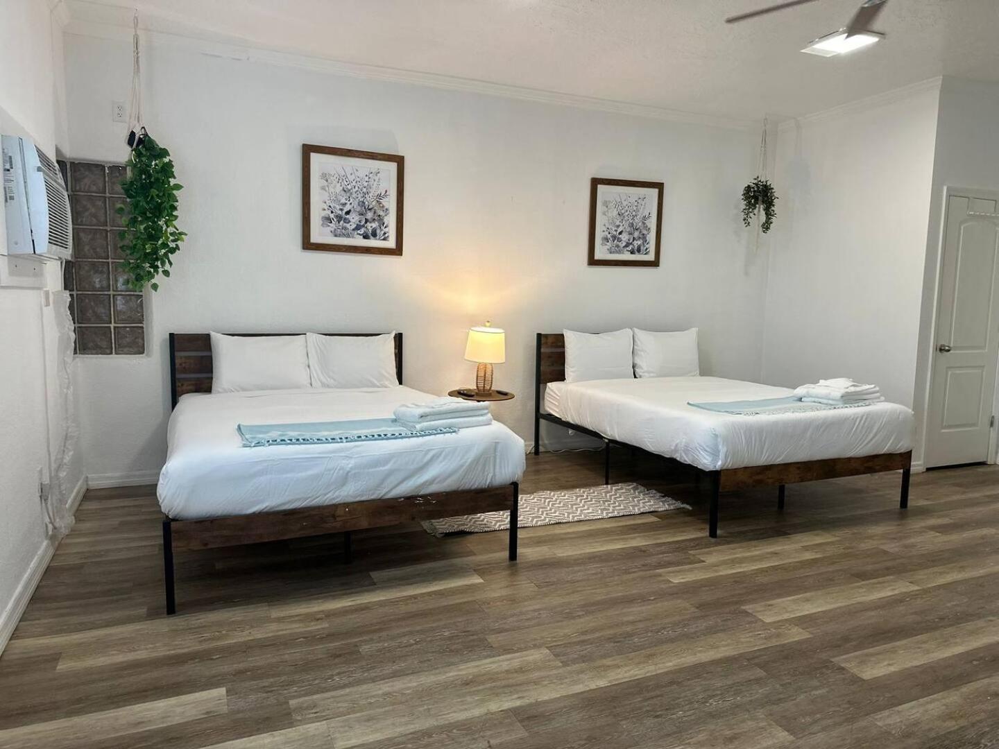 2q Beds With Shared Pool 18 * Clearwater
