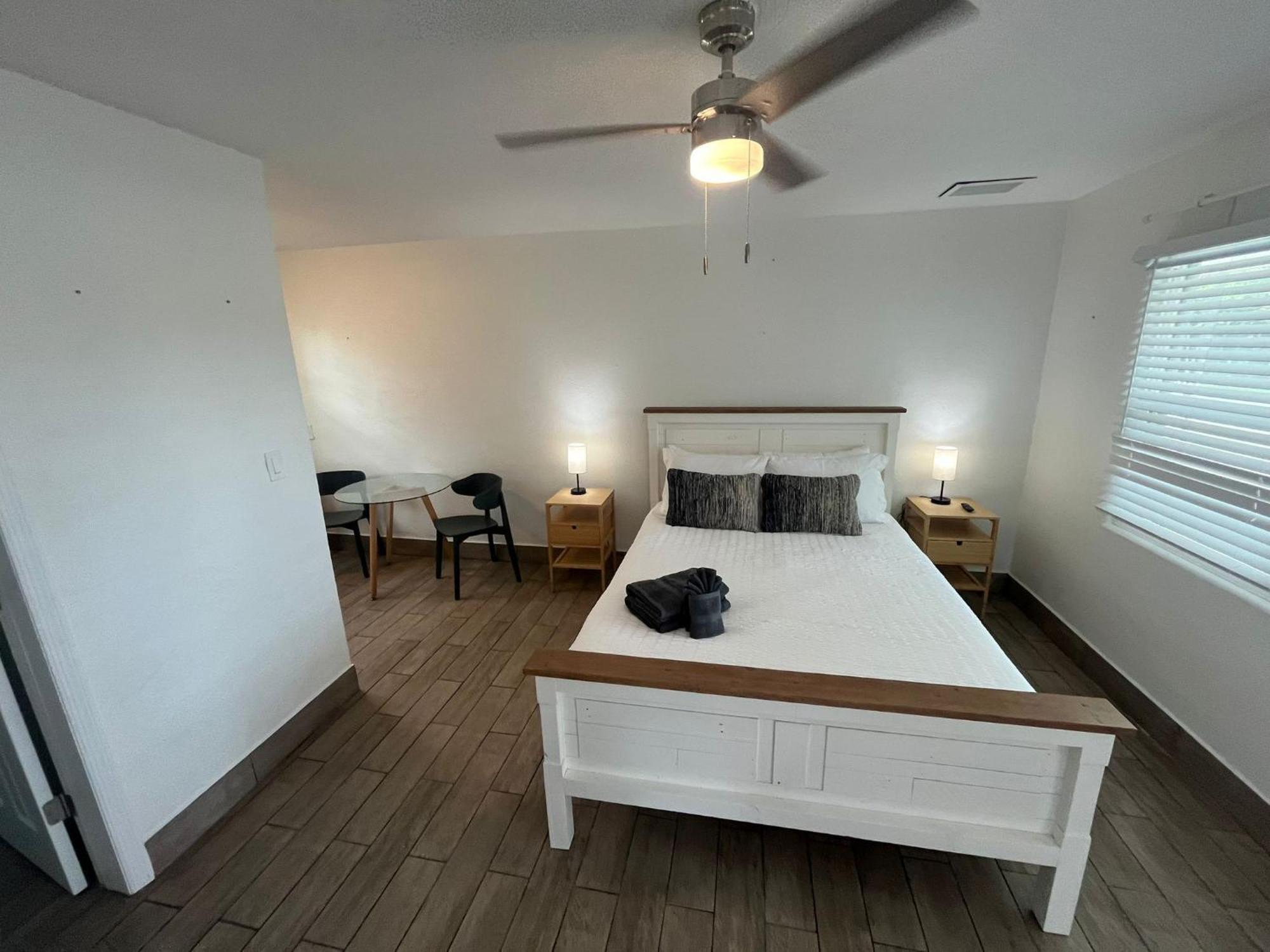 Stylish 10 Min To 09 Apartment *