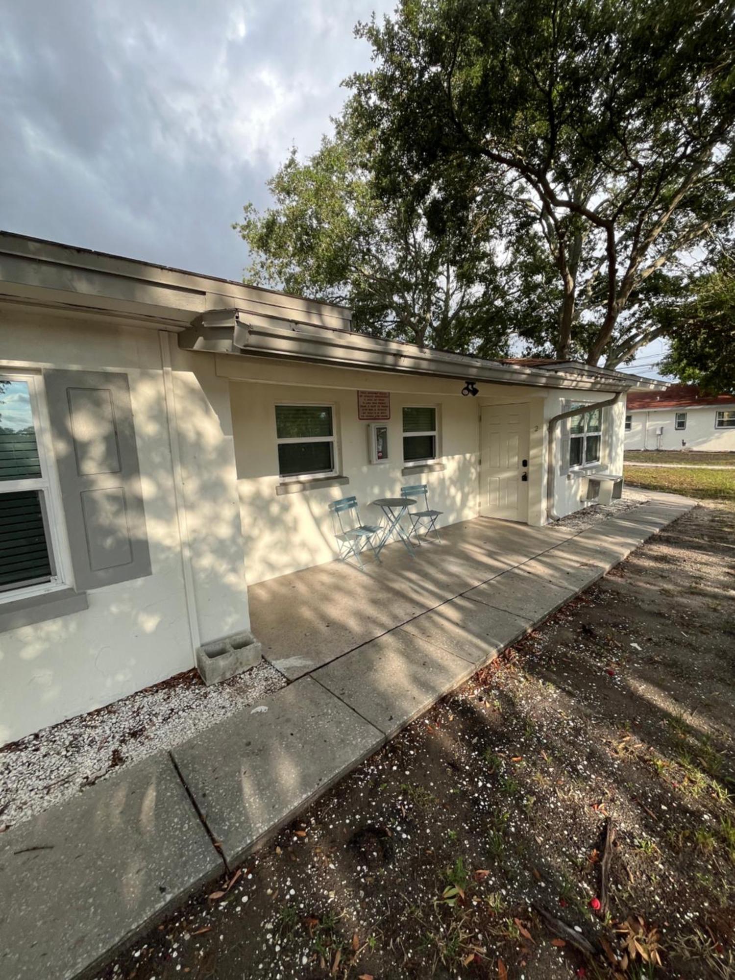 2q Beds 10 Min From The 2 Apartment Clearwater