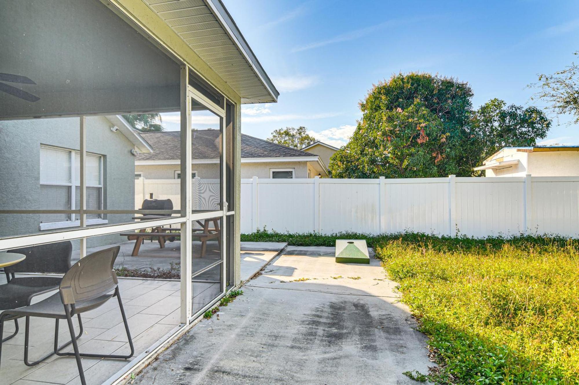 3 Mi To With Patio And Grill! * Clearwater