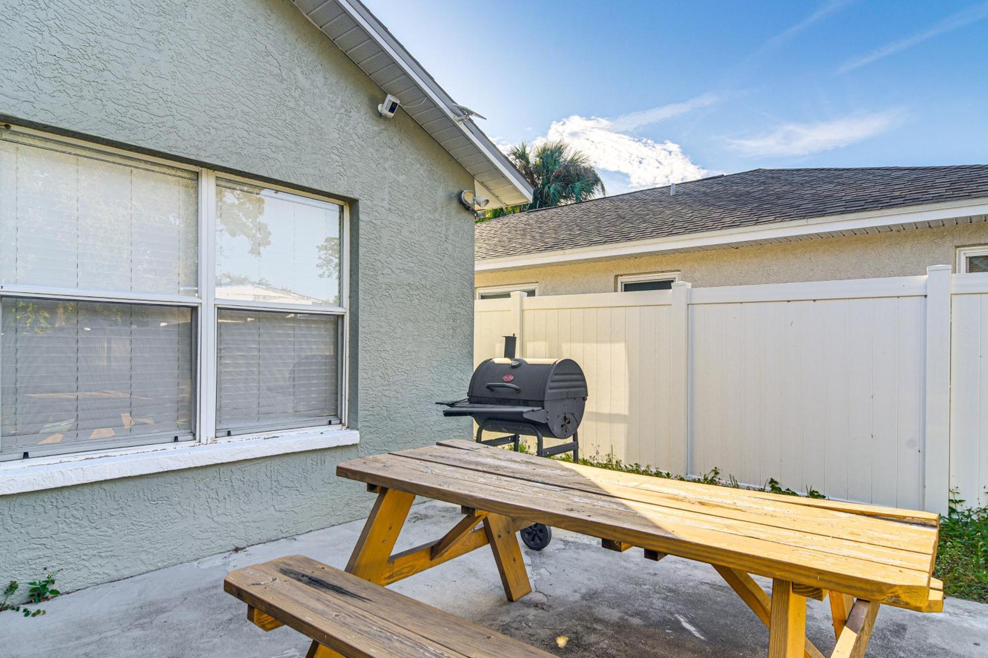 Holiday home 3 Mi To With Patio And Grill! Clearwater